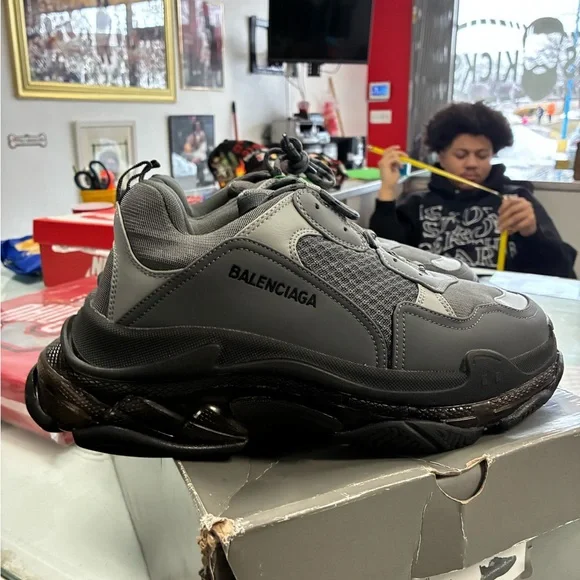 Balenciaga Triple S Sneakers Clear Sole Dark Grey Size 44 Pre Owned Used - Picture 6 of 14